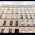 Bright And Quiet Parisian Apartment