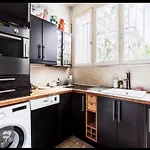 Bright And Quiet Parisian Apartment